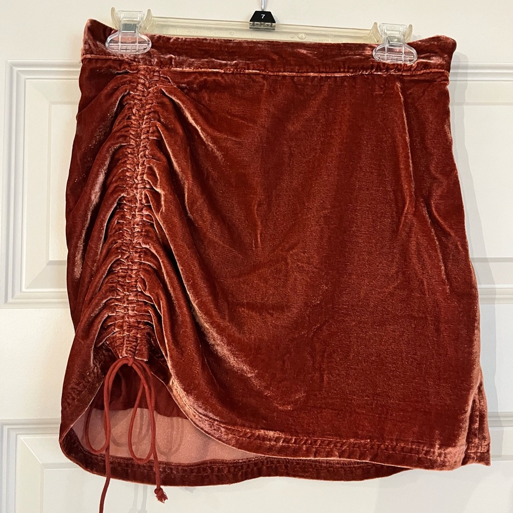 Free People x Revolve Vivienne Velvet Ruched Mini Skirt in Rust
